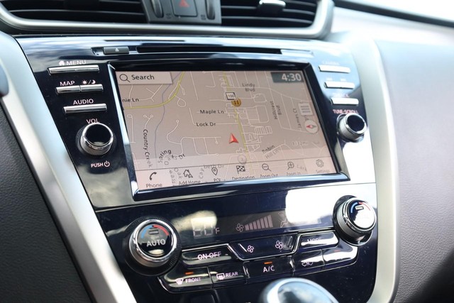 Nissan Murano Vehicle Image 17