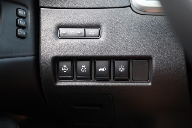 Nissan Murano Vehicle Image 23