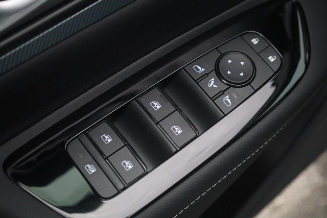 Nissan Murano Vehicle Image 11