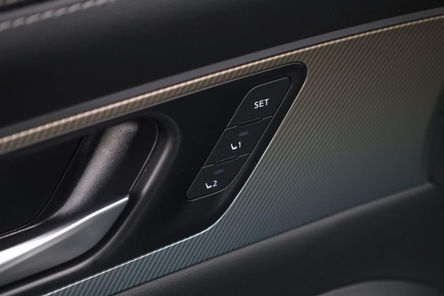Nissan Murano Vehicle Image 12
