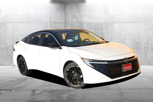 Nissan Sentra Vehicle Image 02