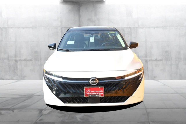 Nissan Sentra Vehicle Image 04