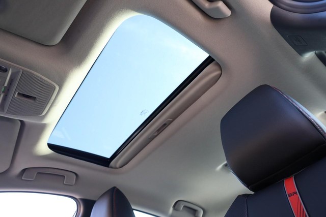 Nissan Sentra Vehicle Image 09