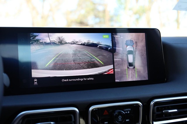 Nissan Sentra Vehicle Image 13