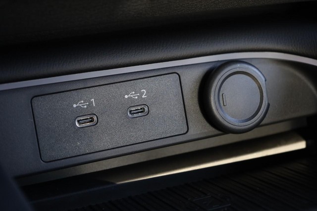 Nissan Sentra Vehicle Image 16