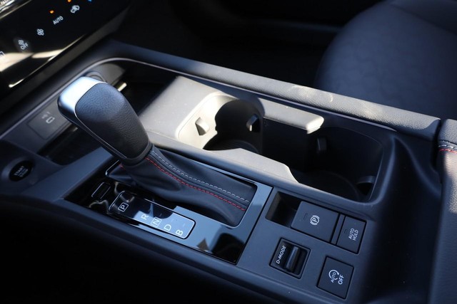 Nissan Sentra Vehicle Image 17