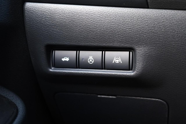 Nissan Sentra Vehicle Image 20