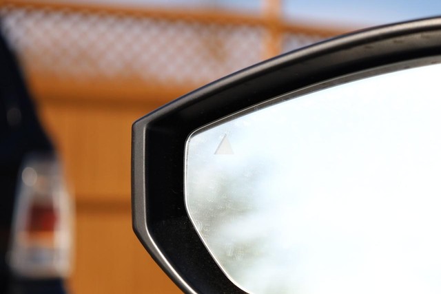 Nissan Sentra Vehicle Image 21