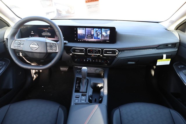 Nissan Sentra Vehicle Image 24