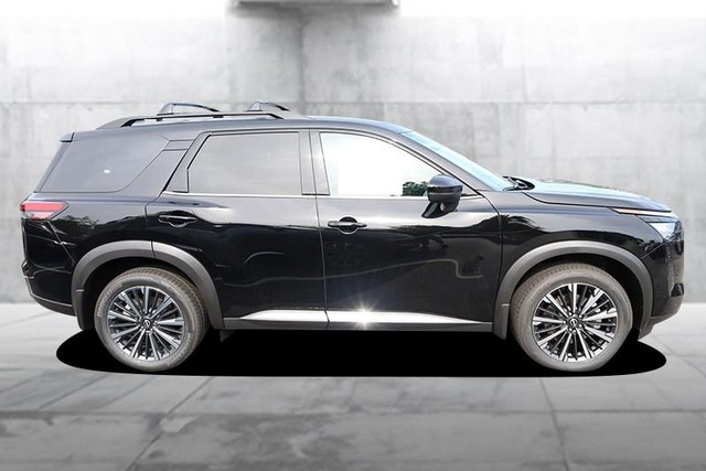 Nissan Pathfinder Vehicle Full-screen Gallery Image 5
