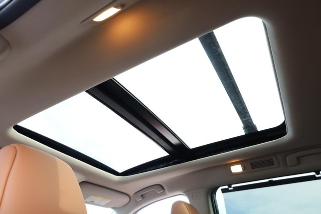 Nissan Pathfinder Vehicle Full-screen Gallery Image 12