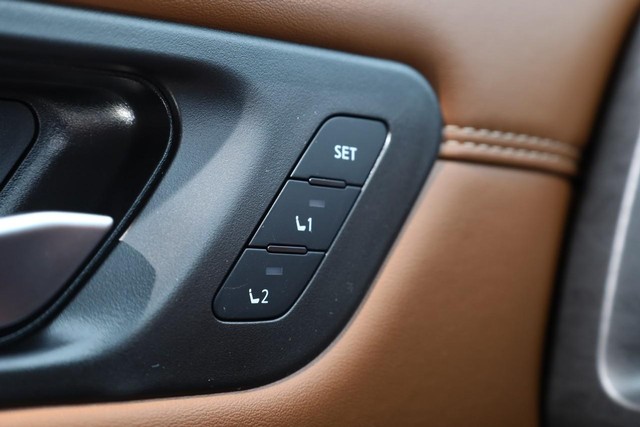 Nissan Pathfinder Vehicle Full-screen Gallery Image 22