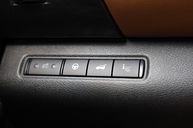 Nissan Pathfinder Vehicle Full-screen Gallery Image 23