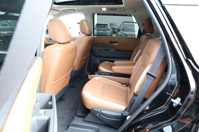 Nissan Pathfinder Vehicle Full-screen Gallery Image 25