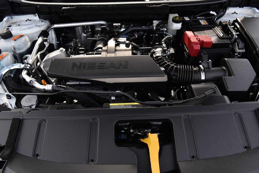 Nissan Rogue Vehicle Full-screen Gallery Image 31