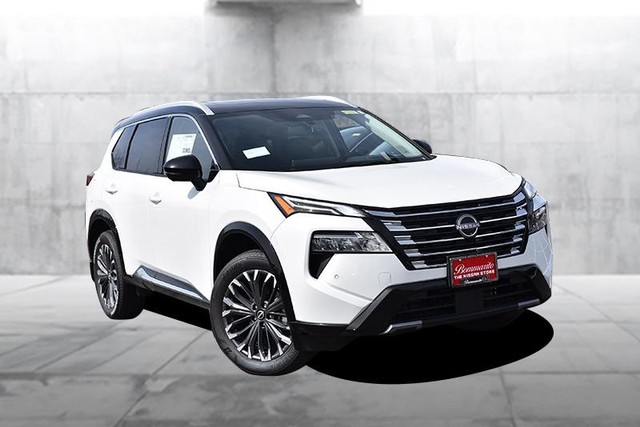 Nissan Rogue Vehicle Image 02