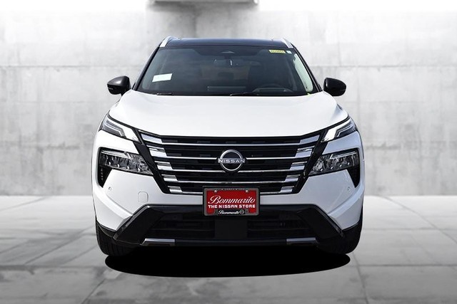 Nissan Rogue Vehicle Image 04