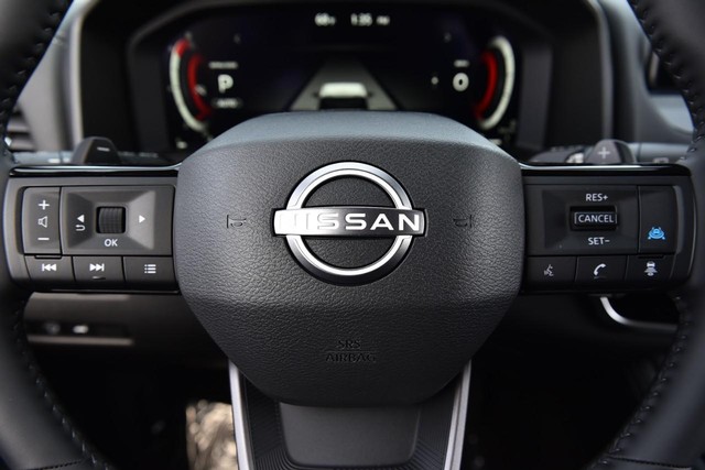 Nissan Rogue Vehicle Image 22