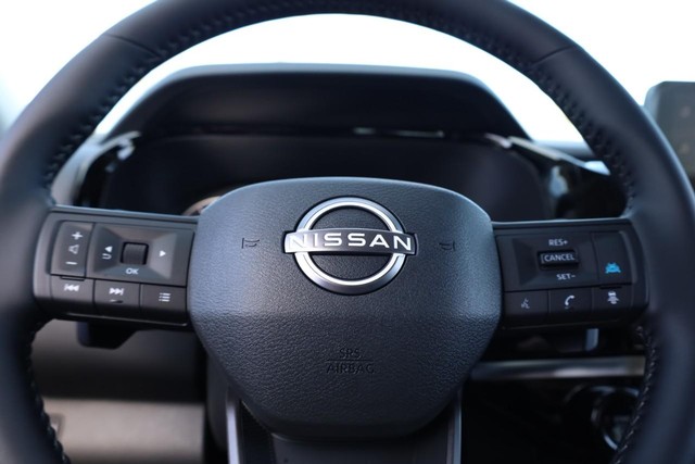 Nissan Pathfinder Vehicle Image 13