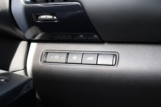 Nissan Pathfinder Vehicle Image 23