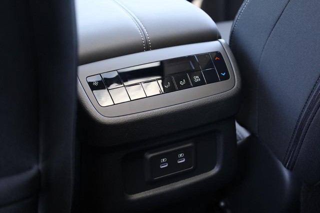 Nissan Pathfinder Vehicle Image 26