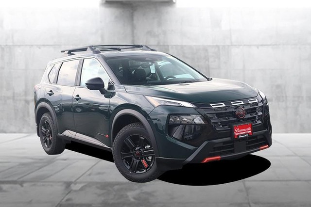 Nissan Rogue Vehicle Image 02