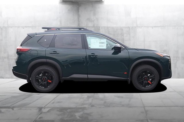 Nissan Rogue Vehicle Image 05