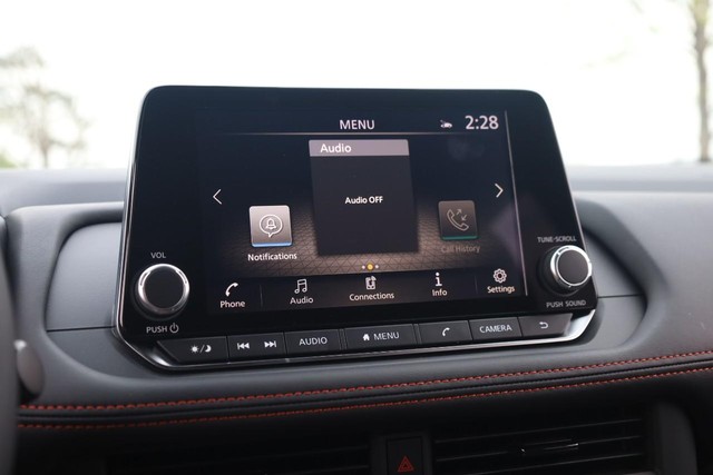 Nissan Rogue Vehicle Image 11