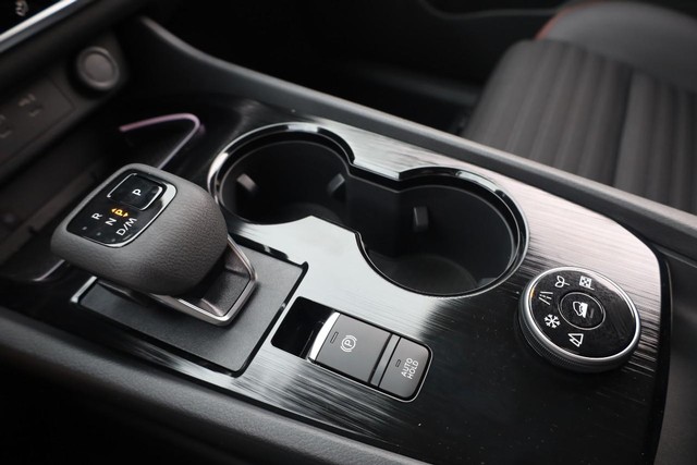 Nissan Rogue Vehicle Image 15