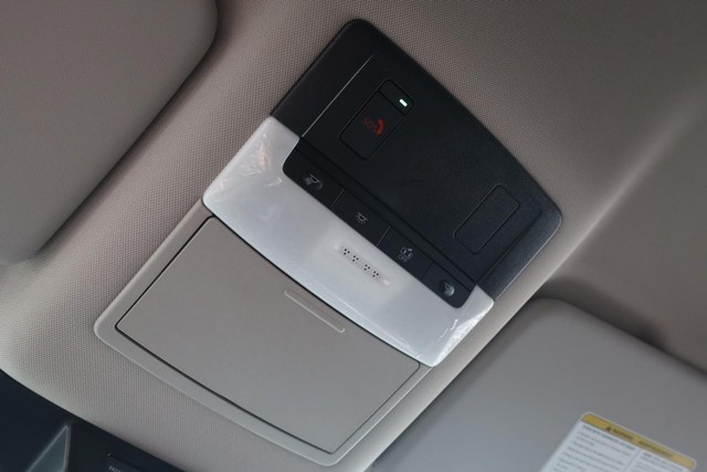 Nissan Rogue Vehicle Image 16