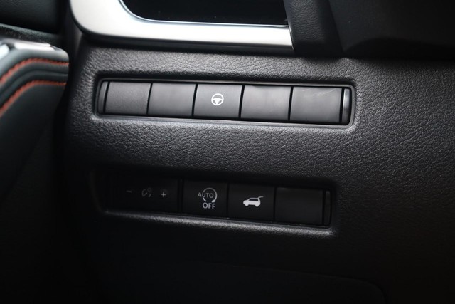 Nissan Rogue Vehicle Image 19