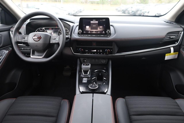 Nissan Rogue Vehicle Image 23