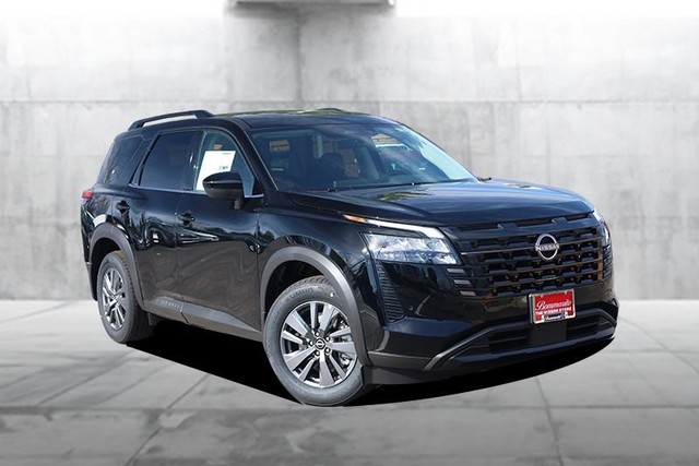 Nissan Pathfinder Vehicle Full-screen Gallery Image 2