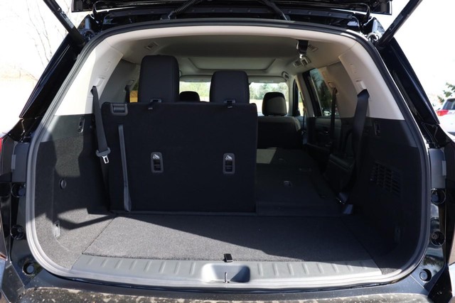 Nissan Pathfinder Vehicle Full-screen Gallery Image 8