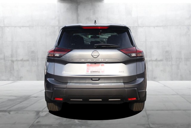 Nissan Rogue Vehicle Full-screen Gallery Image 6