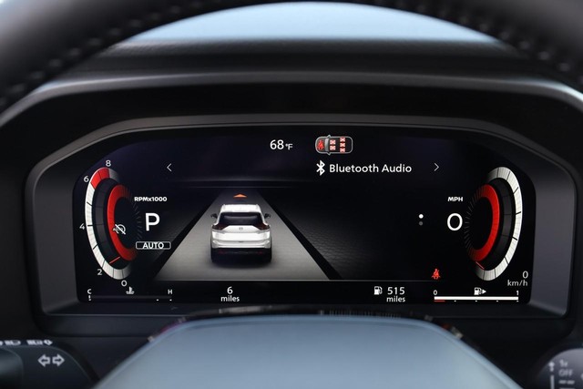 Nissan Rogue Vehicle Full-screen Gallery Image 12