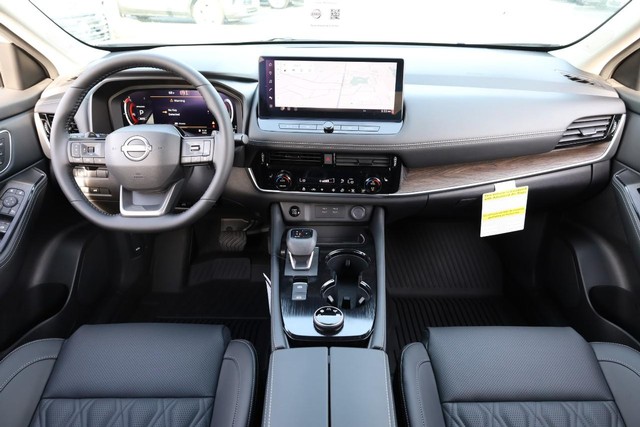 Nissan Rogue Vehicle Full-screen Gallery Image 27