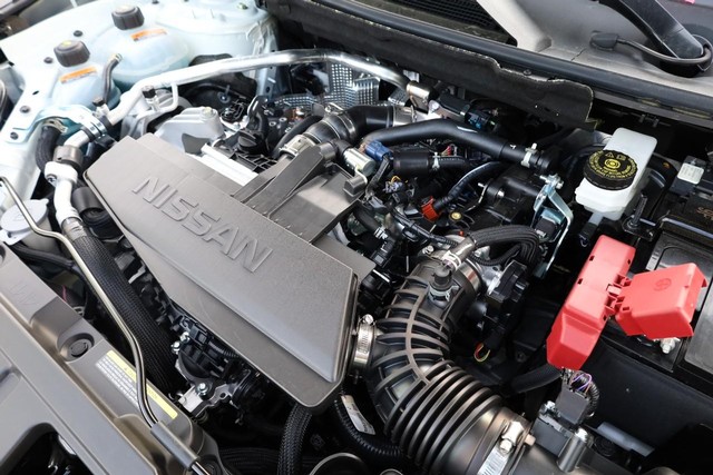 Nissan Rogue Vehicle Full-screen Gallery Image 30