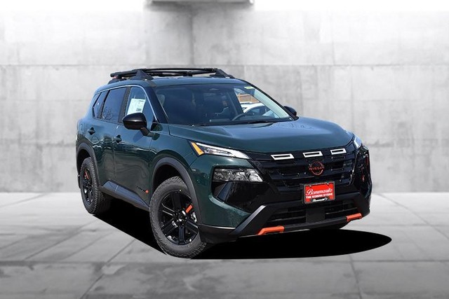 Nissan Rogue Vehicle Full-screen Gallery Image 2