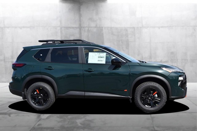 Nissan Rogue Vehicle Full-screen Gallery Image 5