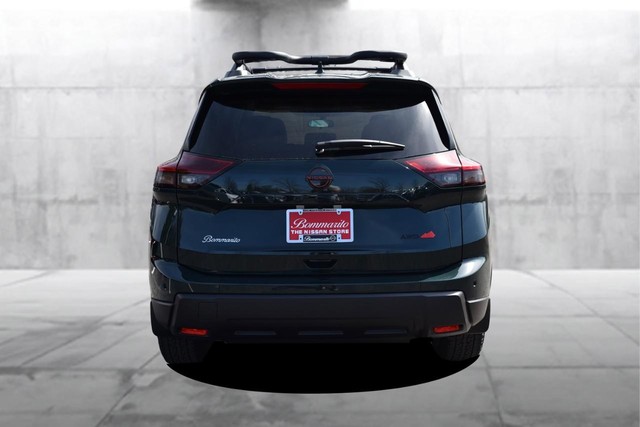 Nissan Rogue Vehicle Full-screen Gallery Image 6