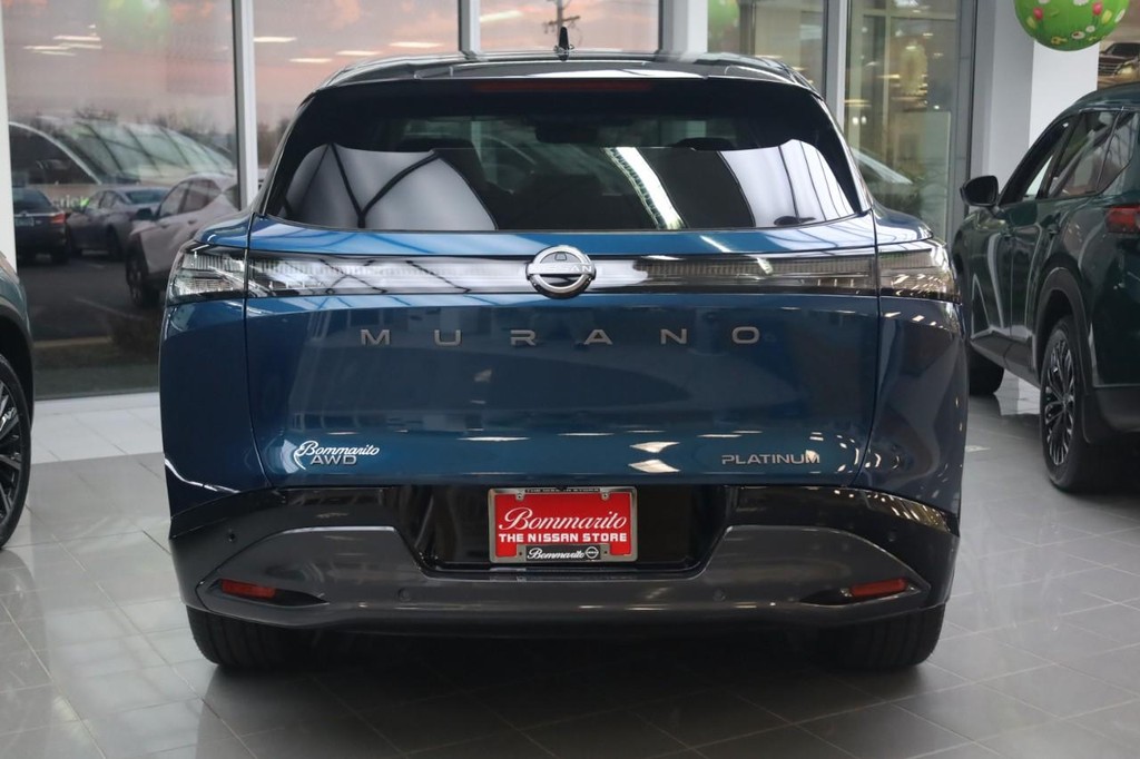 Nissan Murano Vehicle Full-screen Gallery Image 6