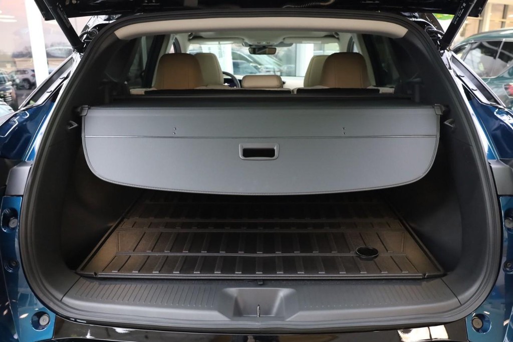 Nissan Murano Vehicle Full-screen Gallery Image 8