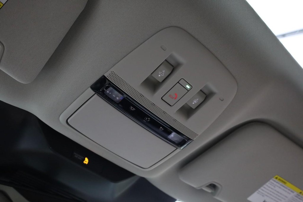 Nissan Murano Vehicle Full-screen Gallery Image 20