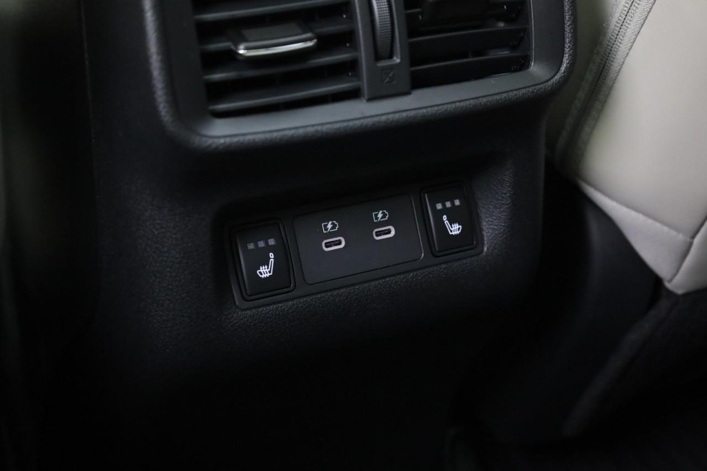 Nissan Murano Vehicle Full-screen Gallery Image 27