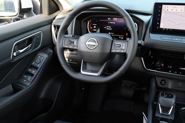Nissan Rogue Vehicle Image 28