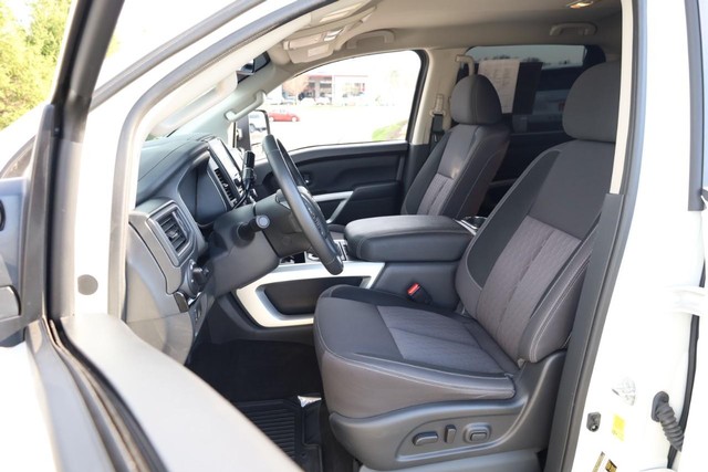 Nissan Titan XD Vehicle Image 08