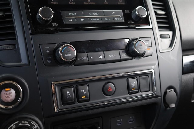Nissan Titan XD Vehicle Image 13