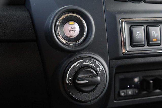 Nissan Titan XD Vehicle Image 15