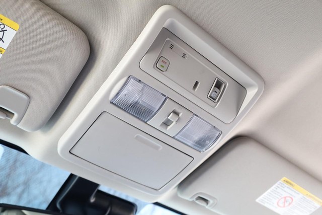 Nissan Titan XD Vehicle Image 16